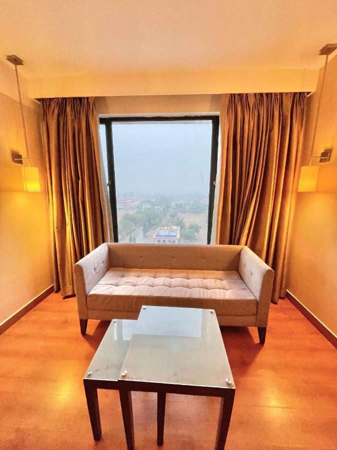 Ramada By Wyndham Jaipur North Hotel ภายนอก รูปภาพ
