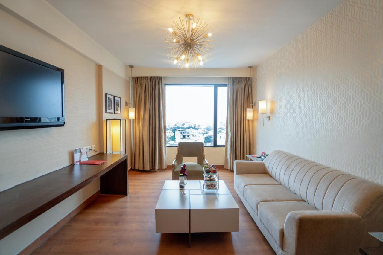 Ramada By Wyndham Jaipur North Hotel ภายนอก รูปภาพ