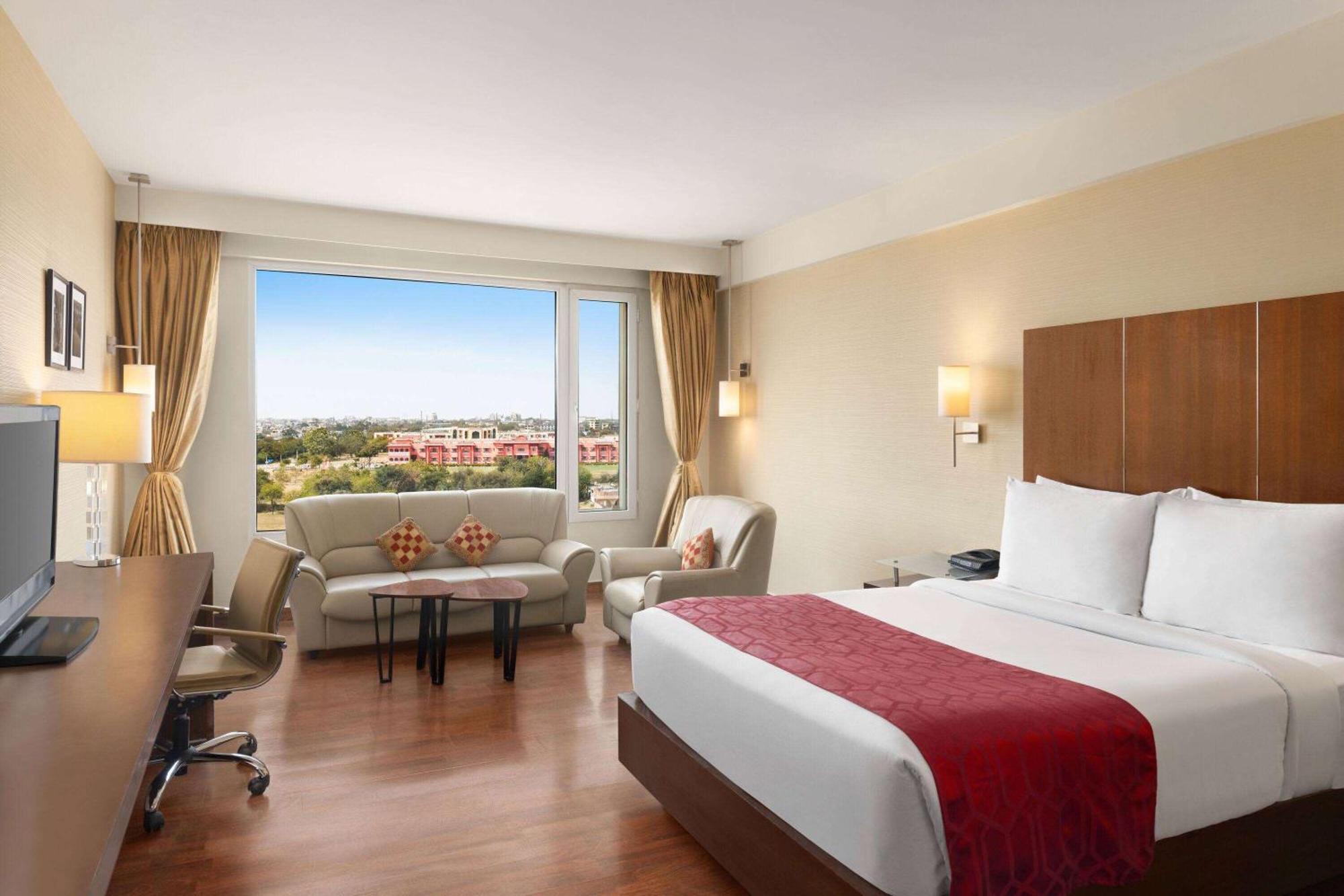 Ramada By Wyndham Jaipur North Hotel ภายนอก รูปภาพ